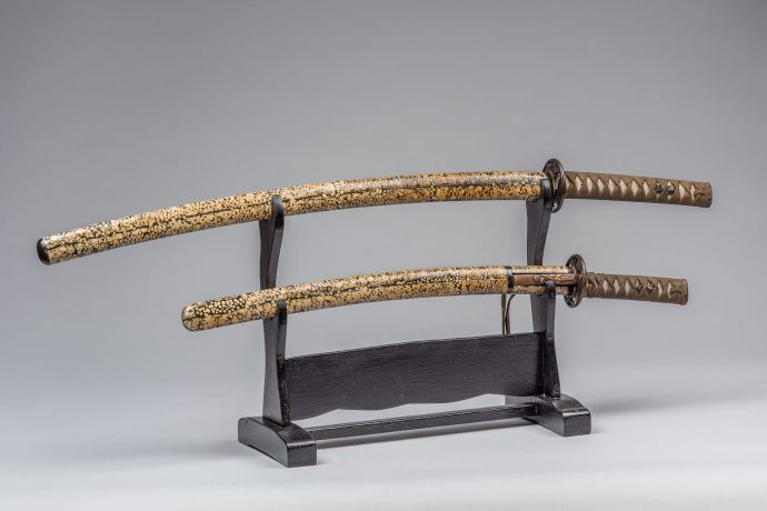 Catanas japonesas esmaltadas (1780-1790 DC)